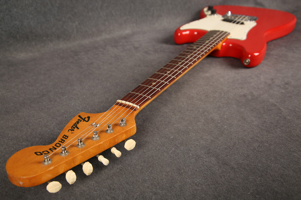Fender Bronco 1967 Dakota Red 2nd Hand | Rich Tone Music