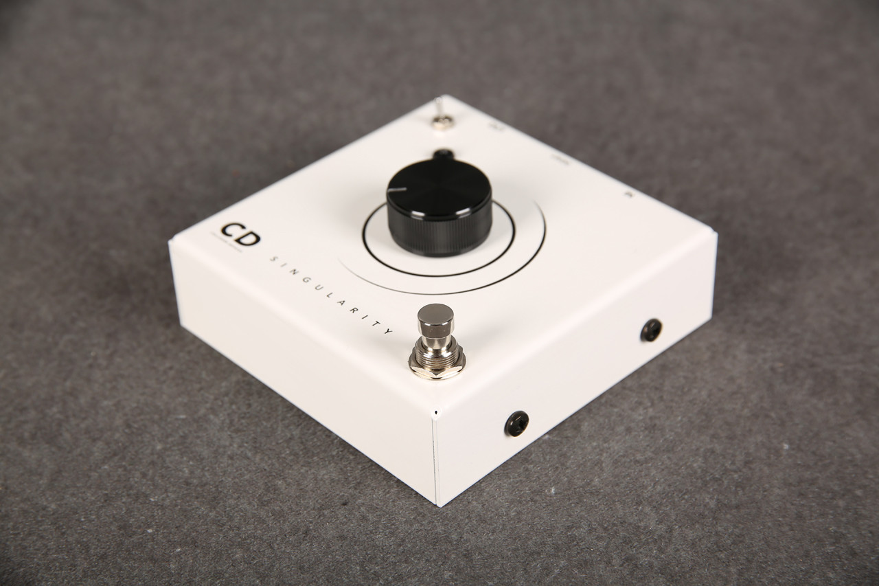 Collision Devices Singularity Fuzz Pedal White 2nd Hand | Rich