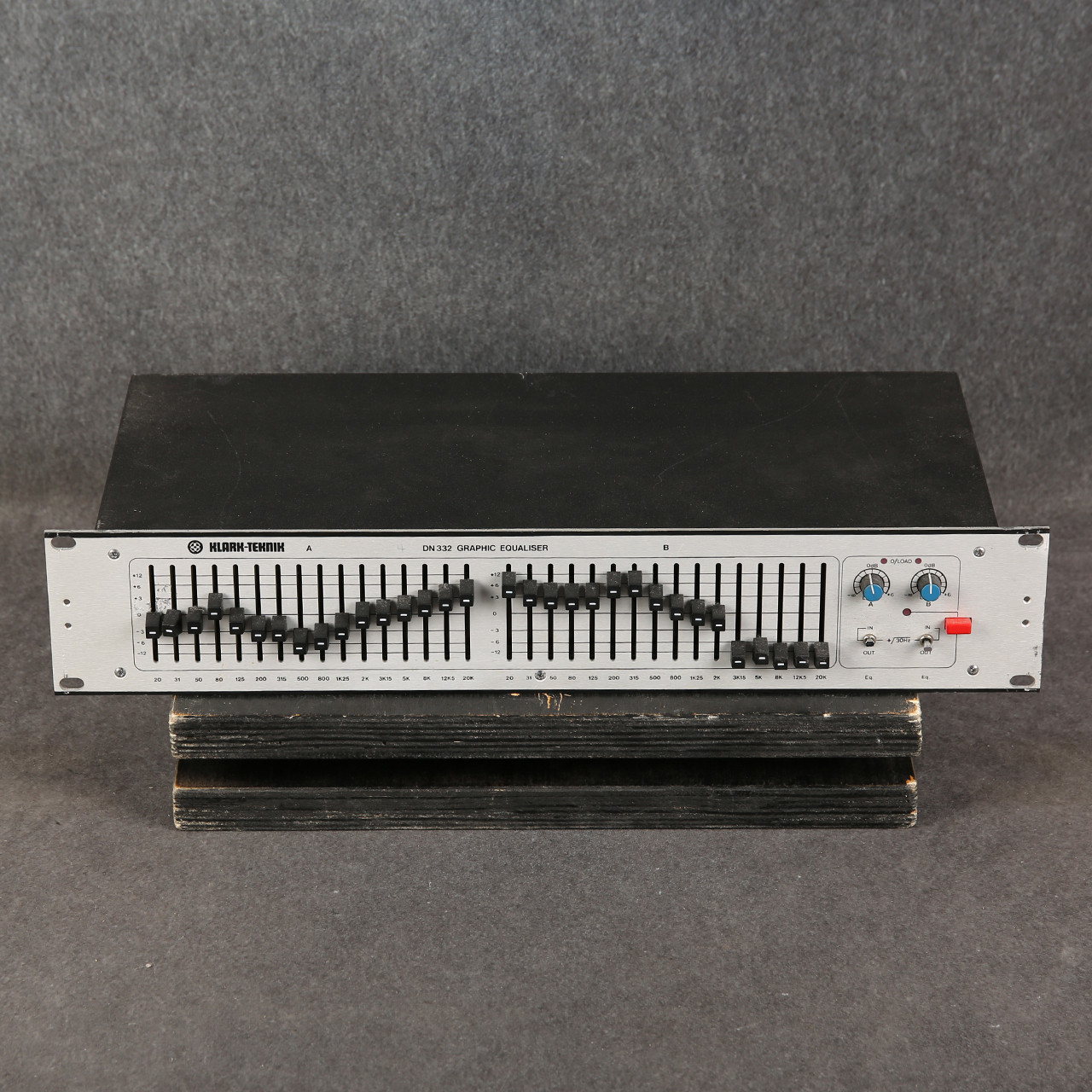 O*U様 KLARK-TEKNIK DN332 グラフィックイコライザー 本体 Klark teknik DN332 グラフィックイコライザー KLARK 【公式通販】