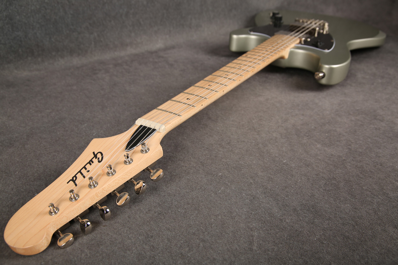 【ほぼ新品】GUILD Surfliner HH Shoreline Mist Guild Guitars Surfliner Shoreline Mist HH Electric Guitar – Twin