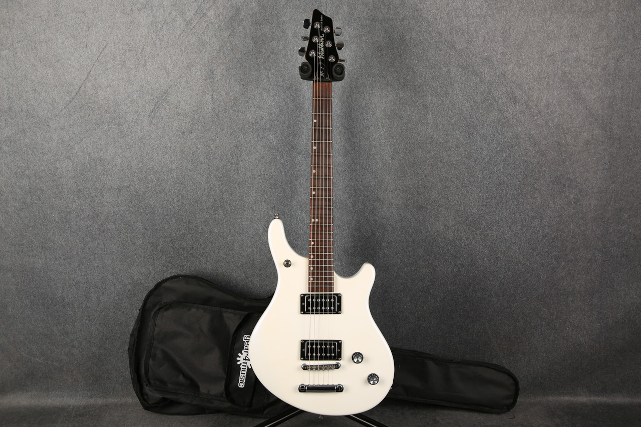 Washburn Maverick Series BT-2 White 2nd Hand | Rich Tone Music