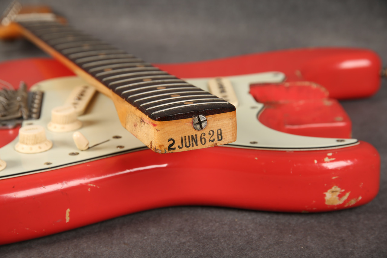 Fender 1962 Stratocaster, Fiesta Red, Selmer Case 2nd Hand | Rich