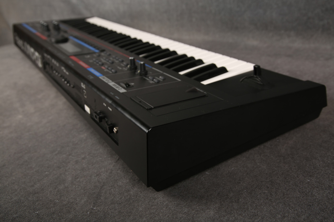 Roland Juno-Di Keyboard Synthesizer 2nd Hand | Rich Tone Music