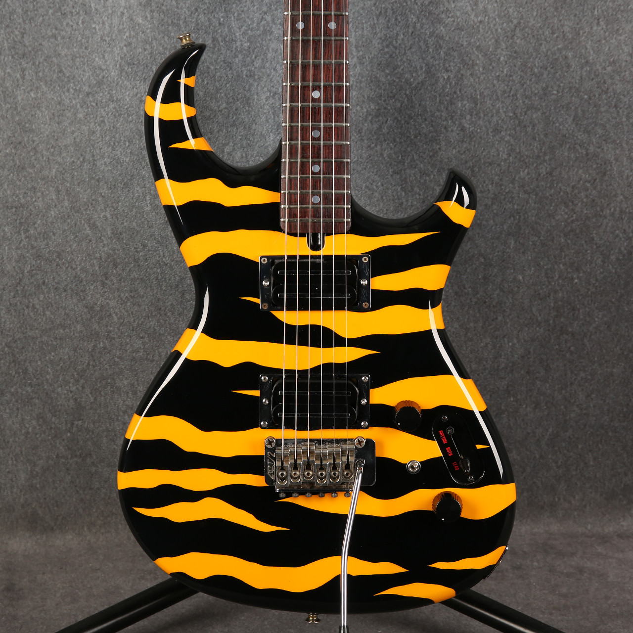 Aria Pro II RS Inazuma-V MIJ 1984 Tiger Stripe 2nd Hand | Rich