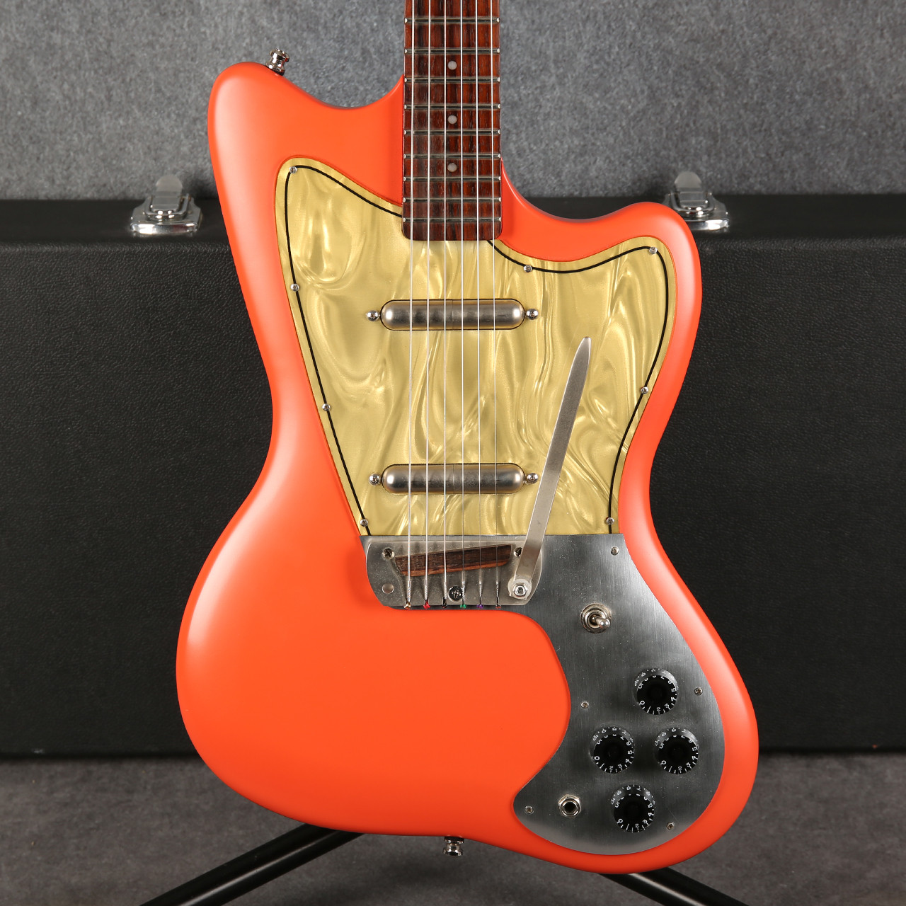 Danelectro Dead-On 67 Red 2nd Hand | Rich Tone Music