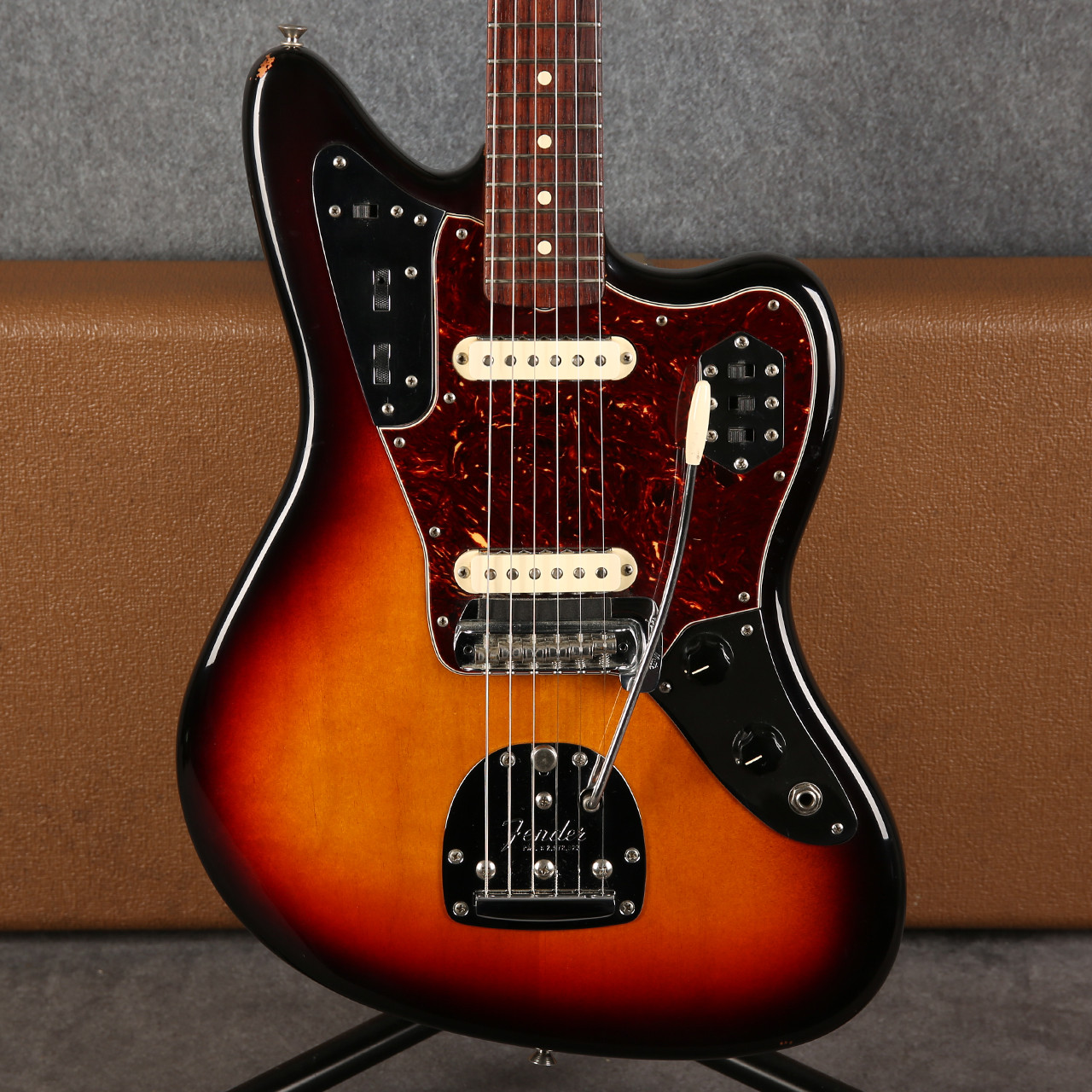 Fender American Vintage 62 Jaguar 3-Tone Sunburst 2nd Hand | Rich
