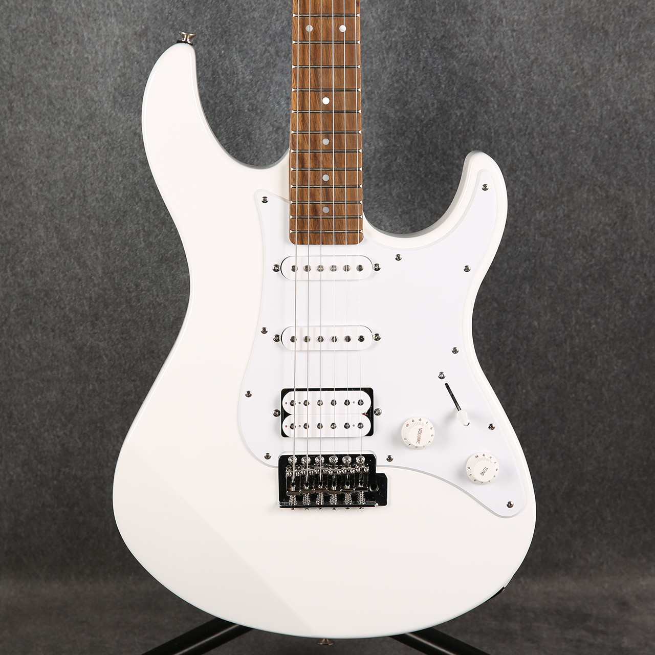 Yamaha Pacifica PAC012 White 2nd Hand | Rich Tone Music