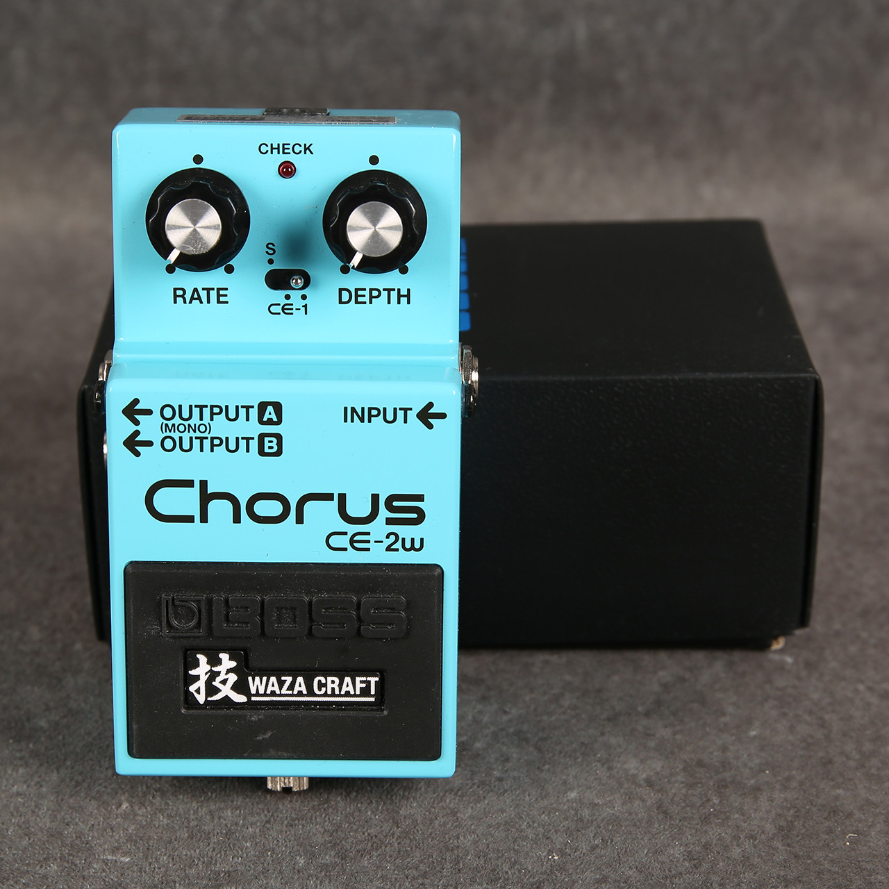 Boss WazaCraft CE2W 2nd Hand | Rich Tone Music