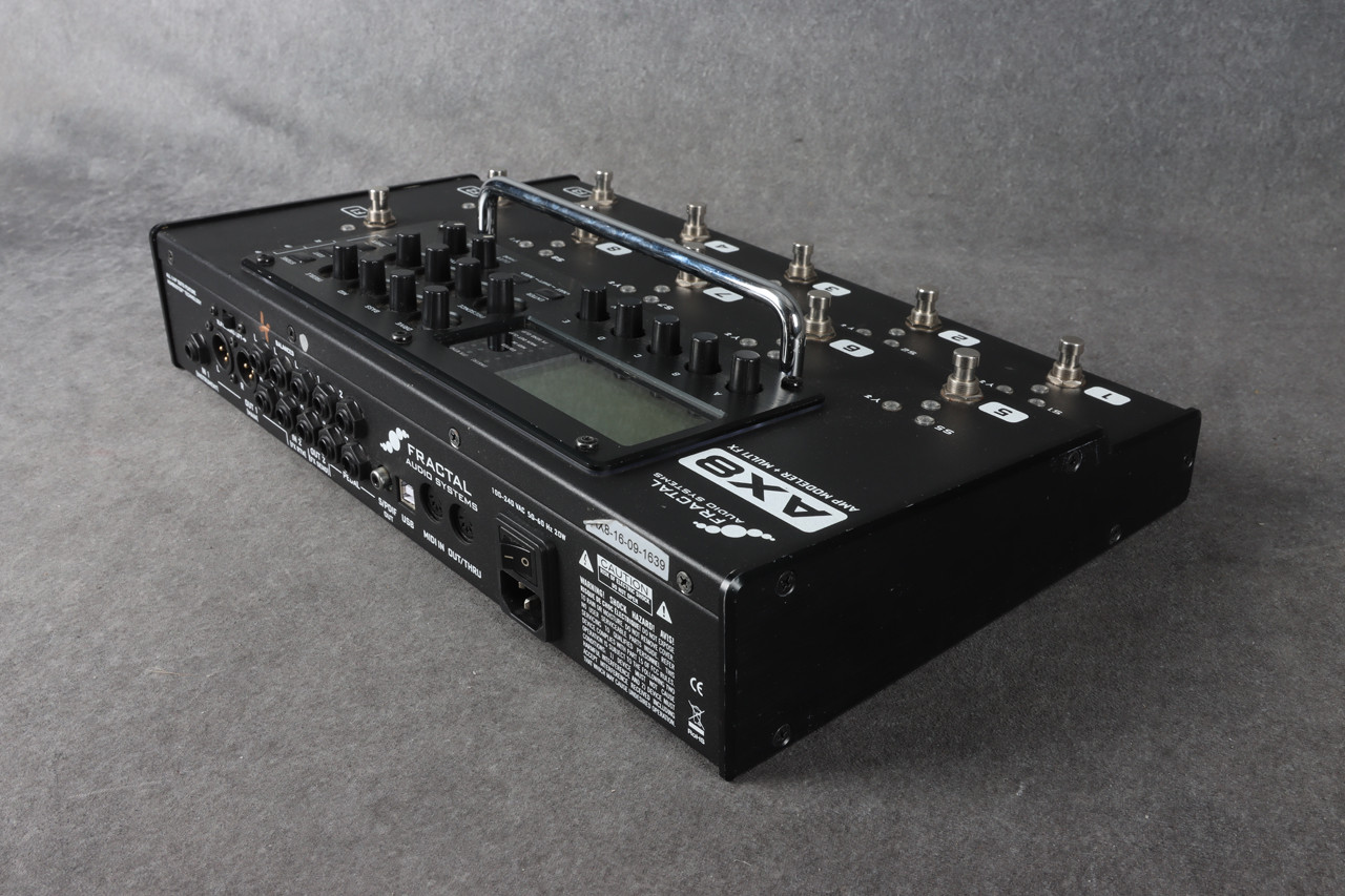 (ケース付き)fractal audio systems AX8 Fractal AX8 Multi FX Processor 2nd Hand | Rich Tone Music