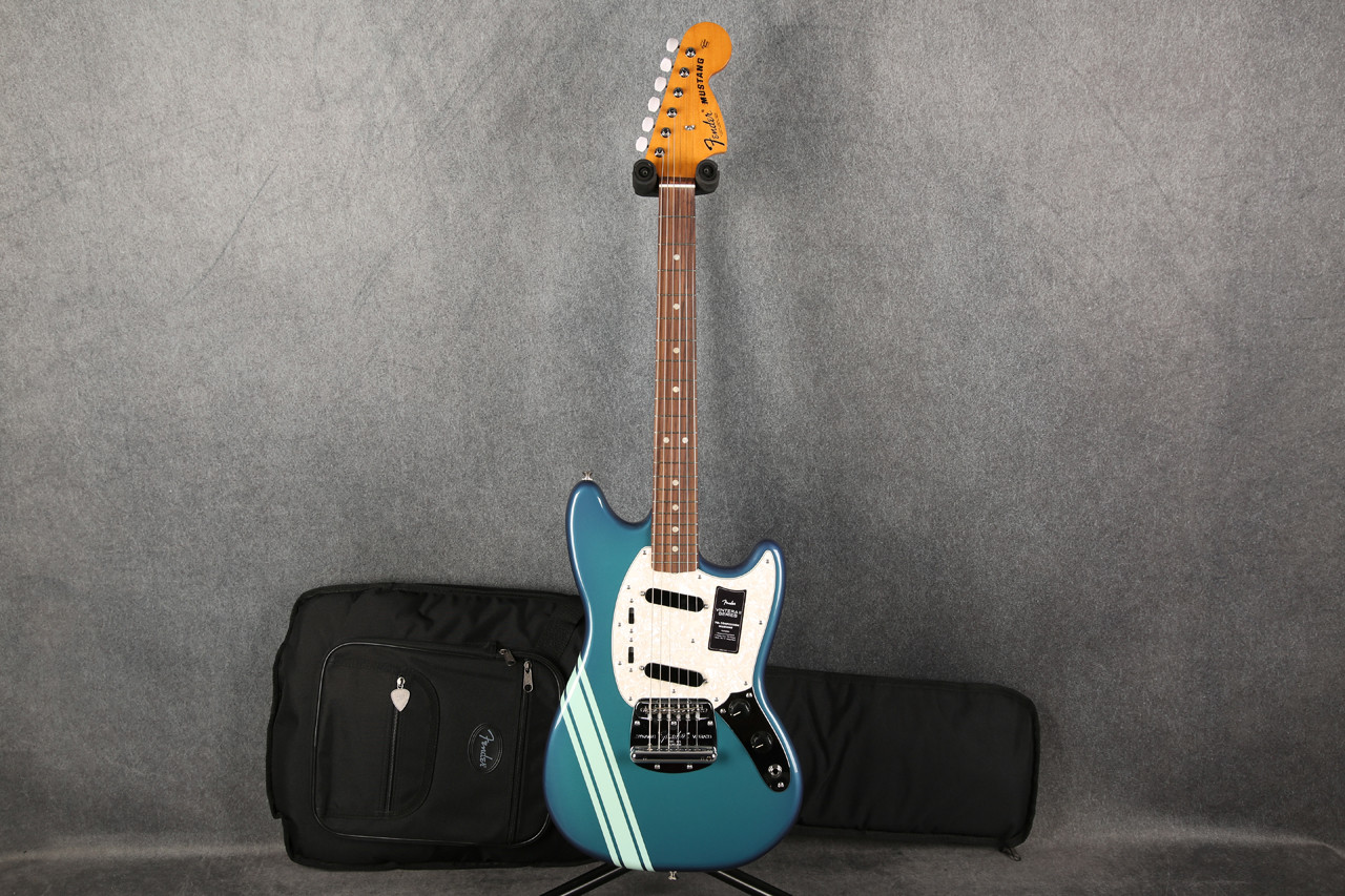 Fender Vintera II 70s Mustang Competition Burgundy Ex Demo | Rich