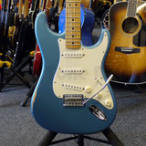 Fender Standard Stratocaster - Light Relic Lake Placid Blue - 2nd Hand