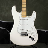 Fender Mexican Standard Stratocaster - White w/Gig Bag - 2nd Hand