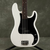 Squier P-Bass - White - 2nd Hand