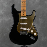 Fender Classic Series 60s Stratocaster - Black, Gold Pickguard - 2nd Hand