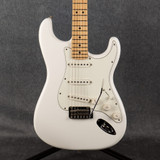 Fernder Player Stratocaster, Maple - Polar White - 2nd Hand