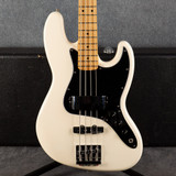 Fender Standard Jazz Bass - Arctic White - Hard Case - 2nd Hand