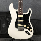 Fender American Performer Stratocaster - Arctic White - Gig Bag - 2nd Hand