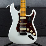 Fender American Ultra Stratocaster HSS, Maple - Arctic Pearl - Case - 2nd Hand