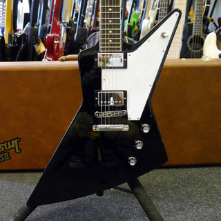 Gibson Explorer - Ebony w/ Hard Case - 2nd Hand