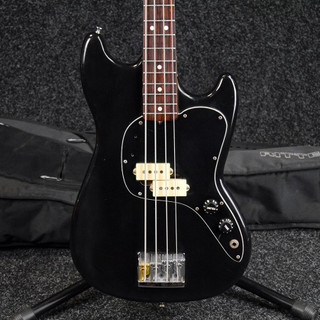 Fender 1977 MusicMaster Bass - Black  w/ Bag - 2nd Hand