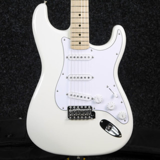 Fender classic 70s Stratocaster - White w/Gig Bag - 2nd Hand