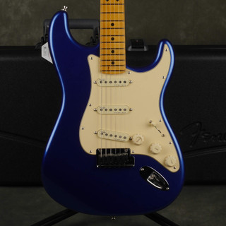 Fender American Ultra Stratocaster - Cobra Blue w/Hard Case - 2nd Hand