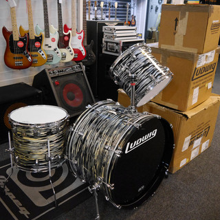 Ludwig Classic Maple Kit - Black Oyster w/Box - 2nd Hand **COLLECTION ONLY** Ludwig Classic Maple Kit - Black Oyster w/Box - 2nd Hand **COLLECTION ONLY**