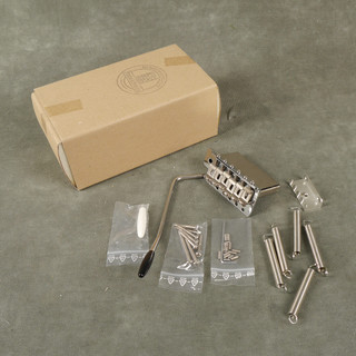 ABM Vintage Tremolo Stratocaster Bridge - Chrome w/Box - 2nd Hand ABM Vintage Tremolo Stratocaster Bridge - Chrome w/Box - 2nd Hand