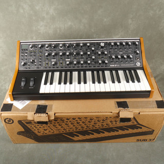 Moog Sub 37 Analog Synth Tribute Edition w/Box - 2nd Hand Moog Sub 37 Analog Synth Tribute Edition w/Box - 2nd Hand