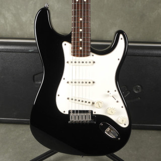 Fender American Standard Stratocaster - Black w/Hard Case - 2nd Hand (113036) Fender American Standard Stratocaster - Black w/Hard Case - 2nd Hand (113036)
