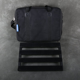 Pedaltrain Classic Pedalboard w/Gig Bag - 2nd Hand Pedaltrain Classic Pedalboard w/Gig Bag - 2nd Hand
