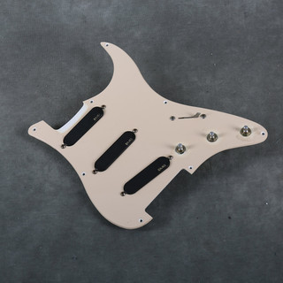 EMG SA Set Loaded Stratocaster Pickguard - 2nd Hand EMG SA Set Loaded Stratocaster Pickguard - 2nd Hand