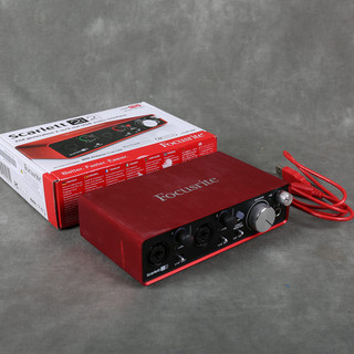 Focusrite Scarlett 2i2 2nd Gen Audio Interface w/Box - 2nd Hand Focusrite Scarlett 2i2 2nd Gen Audio Interface w/Box - 2nd Hand