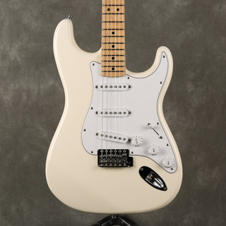 Fender Standard Stratocaster - White - 2nd Hand (116888) Fender Standard Stratocaster - White - 2nd Hand (116888)