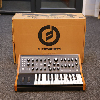 Moog Subsequent 25 Analog Synthesizer w/Box - 2nd Hand Moog Subsequent 25 Analog Synthesizer w/Box - 2nd Hand
