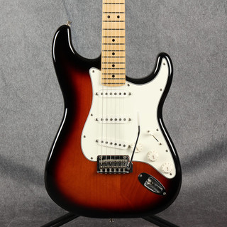 Fender Player Stratocaster, Maple - 3-Colour Sunburst - 2nd Hand