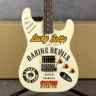 Vintage Joe Doe Lucky Betty - White - Hard Case - 2nd Hand Vintage Joe Doe Lucky Betty - White - Hard Case - 2nd Hand
