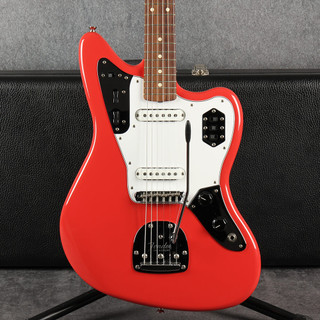 Fender Classic Series Lacquer Jaguar - Fiesta Red - Hard Case - 2nd Hand Fender Classic Series Lacquer Jaguar - Fiesta Red - Hard Case - 2nd Hand