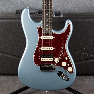 Fender American Elite Stratocaster HSS Satin Ice Blue Metallic - Case - 2nd Hand