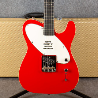 Vintage Guitars Joe Doe Jailbird - Gloss Red - Hard Case - 2nd Hand Vintage Guitars Joe Doe Jailbird - Gloss Red - Hard Case - 2nd Hand
