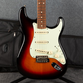Fender Classic Series 60s Stratocaster - 3 Colour Sunburst - Gig Bag - 2nd Hand
