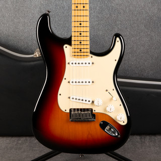 Fender American Standard Stratocaster - 3 Tone Sunburst - Hard Case - 2nd Hand