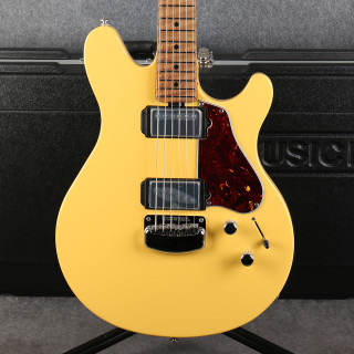 Music Man Valentine James Valentine Signature - TV Yellow - Hard Case - 2nd Hand Music Man Valentine James Valentine Signature - TV Yellow - Hard Case - 2nd Hand