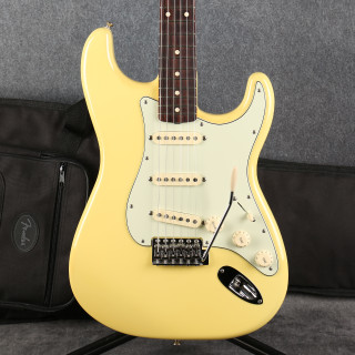 Fender FSR Classic Series 60s Strat - Canary Diamond Yellow - Bag - 2nd Hand