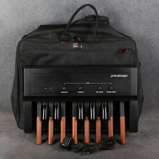 Studiologic MP-113 Midi Bass Pedal - PSU - Gig Bag - 2nd Hand Studiologic MP-113 Midi Bass Pedal - PSU - Gig Bag - 2nd Hand