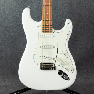 Fender Player Stratocaster - Polar White - Boxed - 2nd Hand