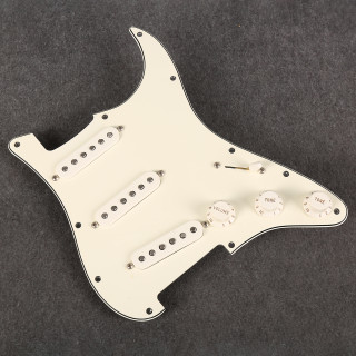 Fender Stratocaster Loaded Pickguard - White - 2nd Hand