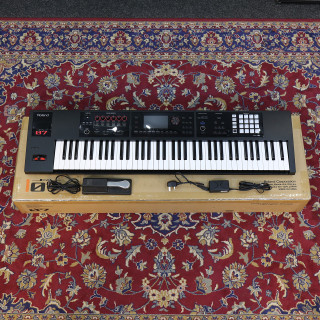 Roland FA-07 76-Key Music Workstation - Box & PSU - 2nd Hand