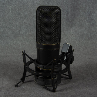 Audio-Technica AT4033a Condenser Microphone - Shock Mount - 2nd Hand
