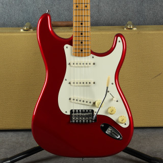 Fender Classic Series 50s Stratocaster - Candy Apple Red - Hard Case - 2nd Hand